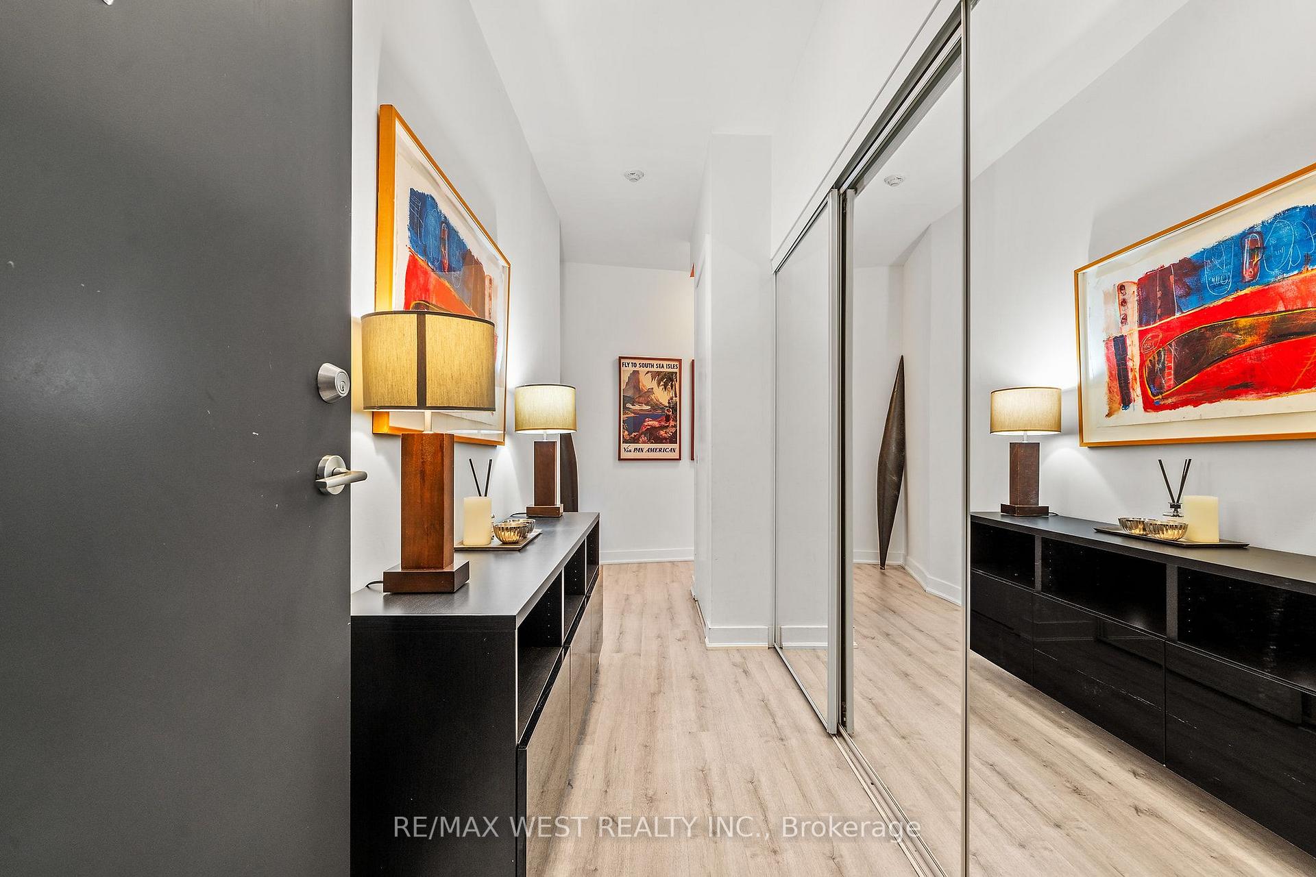 Photo 10 of Unit 1002, 169 Fort York Boulevard, Toronto, Niagara — HOMEH