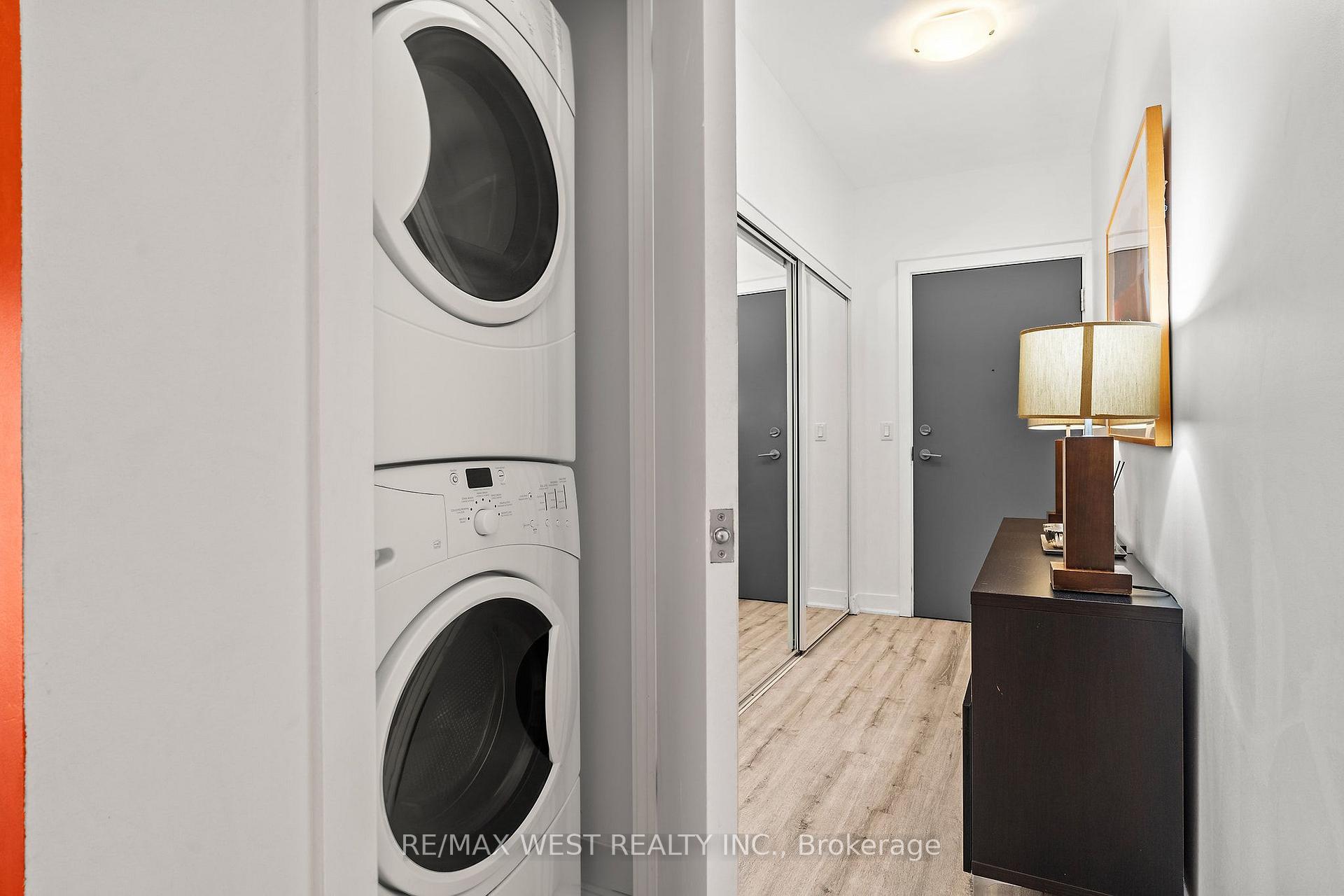 Photo 11 of Unit 1002, 169 Fort York Boulevard, Toronto, Niagara — HOMEH