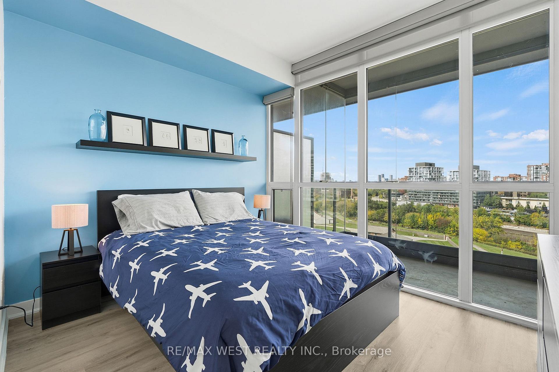 Photo 13 of Unit 1002, 169 Fort York Boulevard, Toronto, Niagara — HOMEH