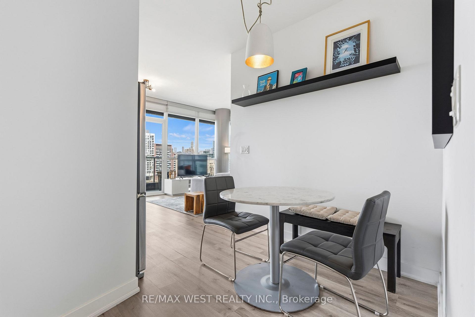 Photo 17 of Unit 1002, 169 Fort York Boulevard, Toronto, Niagara — HOMEH