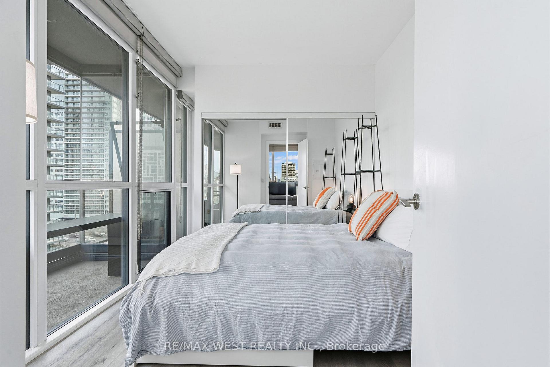 Photo 22 of Unit 1002, 169 Fort York Boulevard, Toronto, Niagara — HOMEH