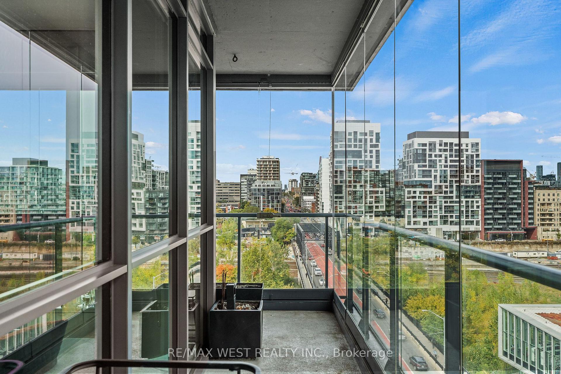 Photo 32 of Unit 1002, 169 Fort York Boulevard, Toronto, Niagara — HOMEH