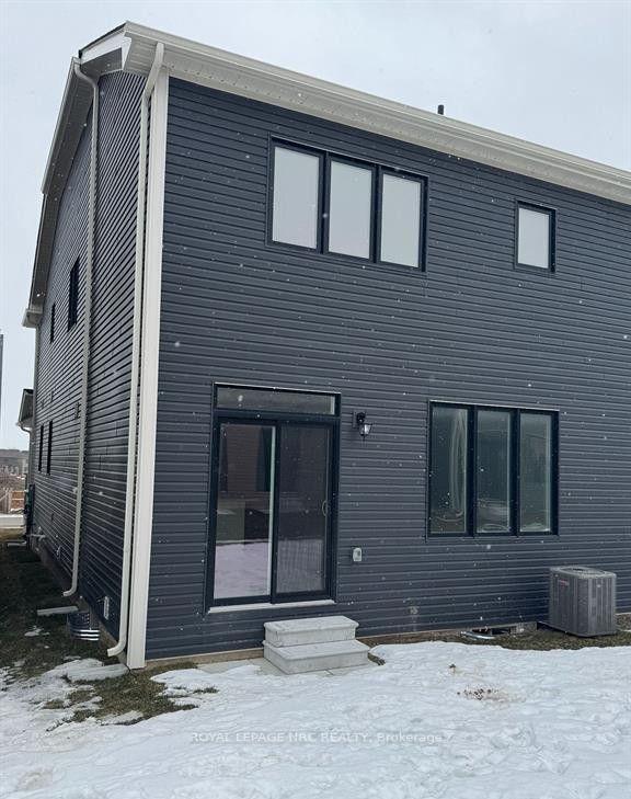 Photo 3 of 48 Varsity Drive, Welland, Dain City — HOMEH