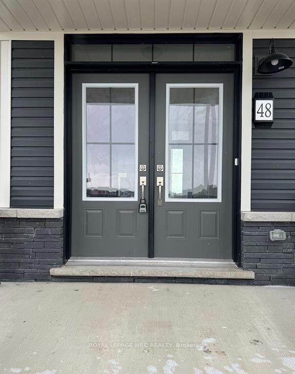 Photo 5 of 48 Varsity Drive, Welland, Dain City — HOMEH