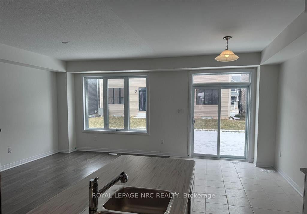 Photo 8 of 48 Varsity Drive, Welland, Dain City — HOMEH