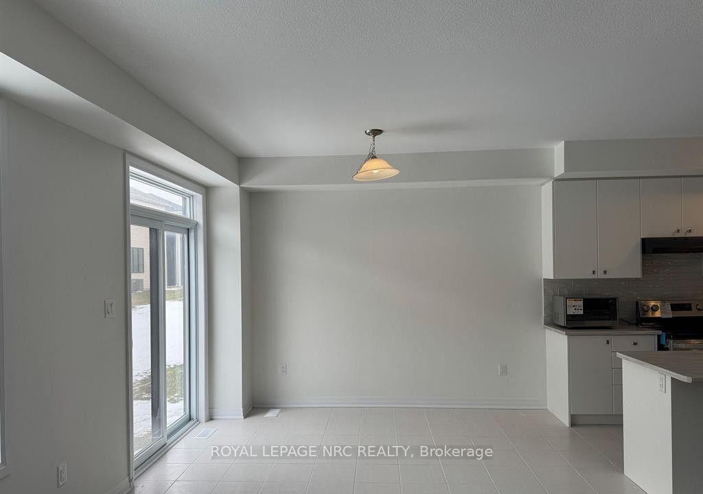 Photo 10 of 48 Varsity Drive, Welland, Dain City — HOMEH