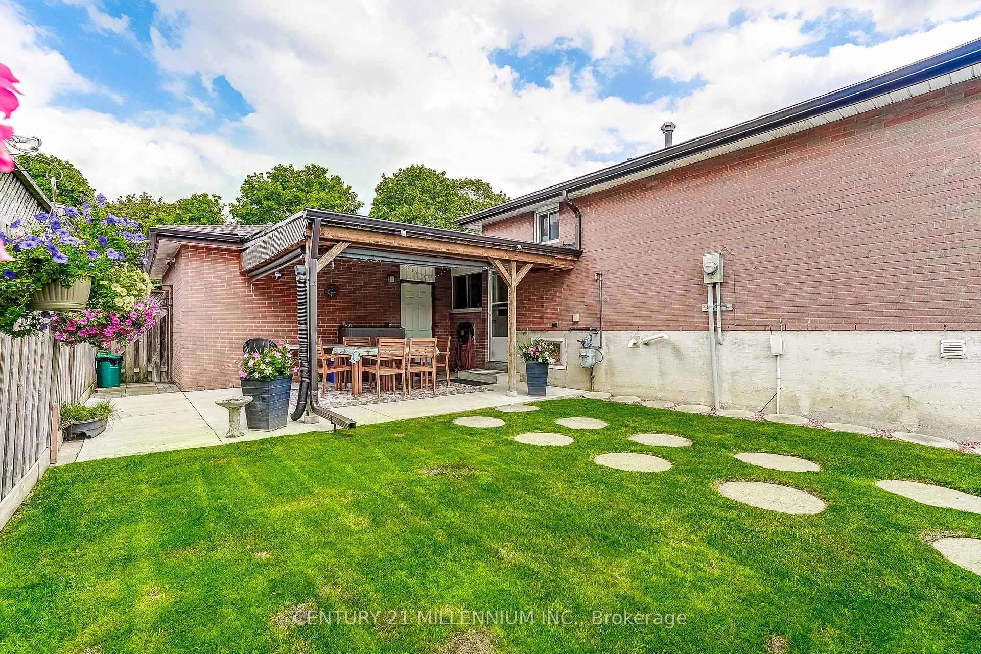 Photo 37 of 72 Glebe Crescent, Brampton, Northgate — HOMEH