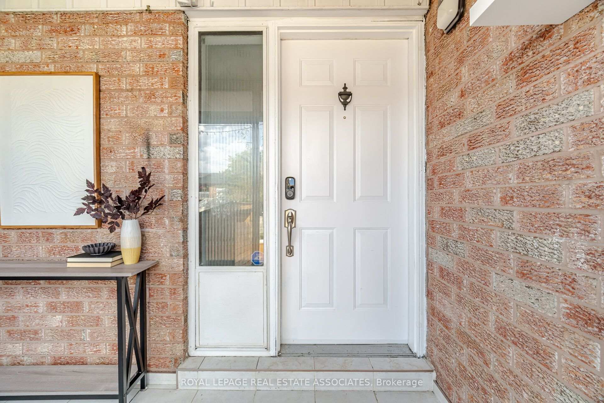 Photo 7 of 4002 Bishopstoke Lane, Mississauga, Rathwood — HOMEH
