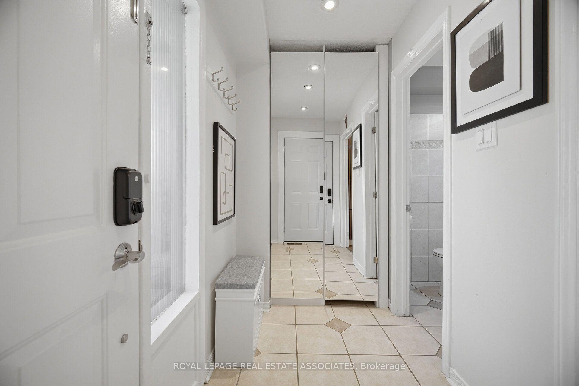 Photo 8 of 4002 Bishopstoke Lane, Mississauga, Rathwood — HOMEH