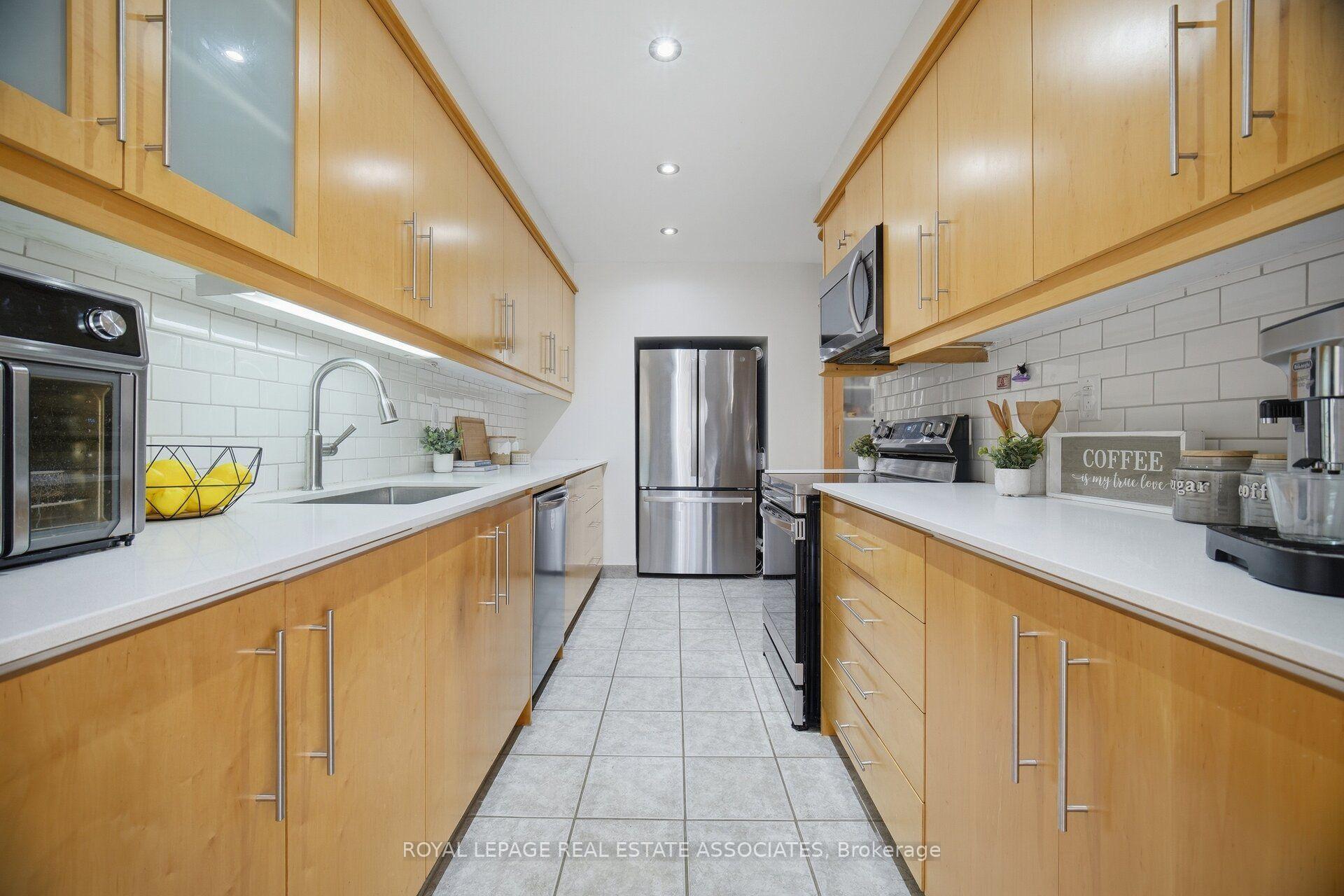 Photo 20 of 4002 Bishopstoke Lane, Mississauga, Rathwood — HOMEH