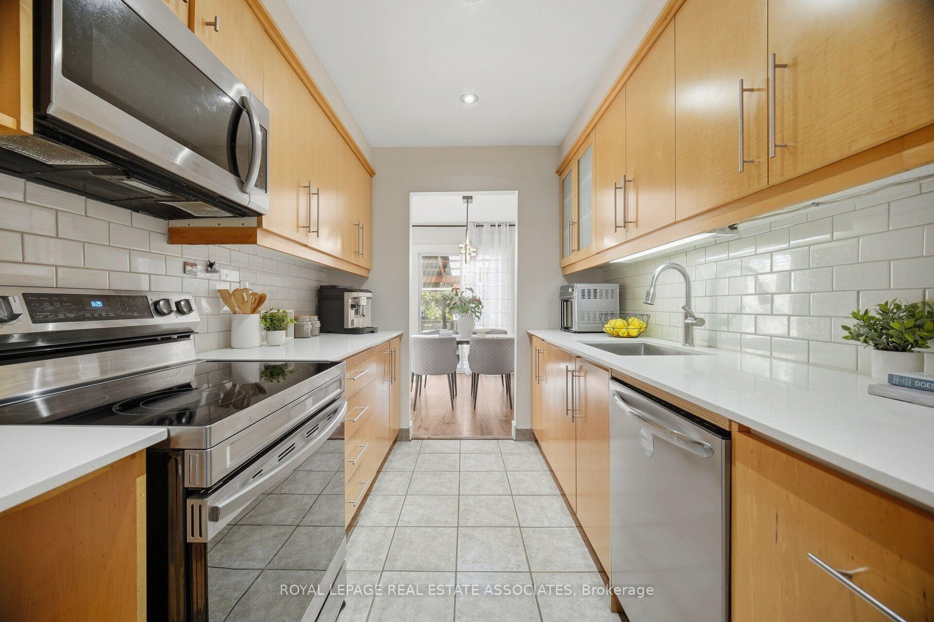 Photo 21 of 4002 Bishopstoke Lane, Mississauga, Rathwood — HOMEH