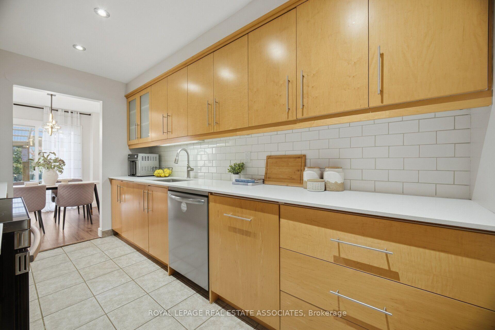 Photo 22 of 4002 Bishopstoke Lane, Mississauga, Rathwood — HOMEH