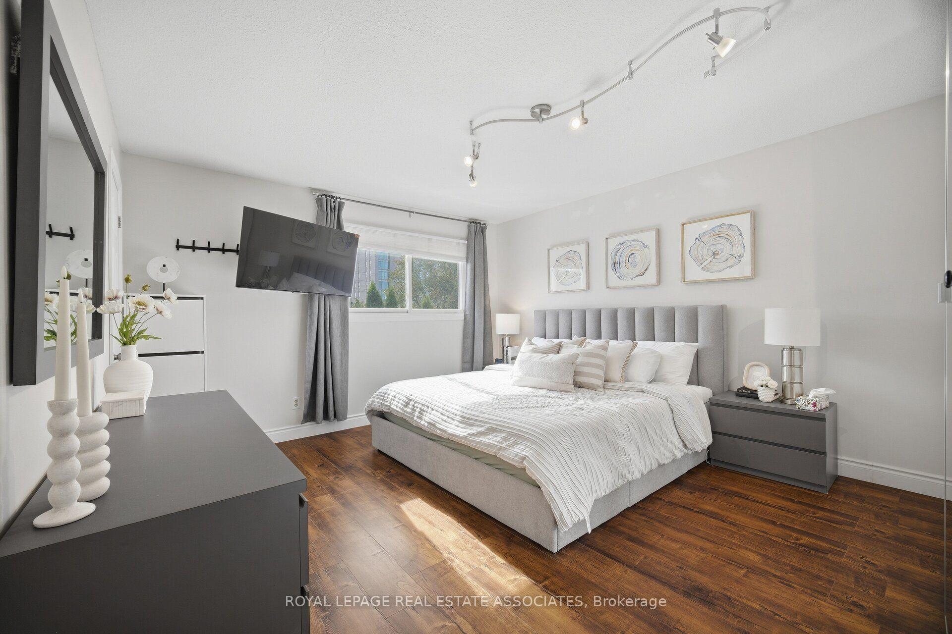 Photo 29 of 4002 Bishopstoke Lane, Mississauga, Rathwood — HOMEH