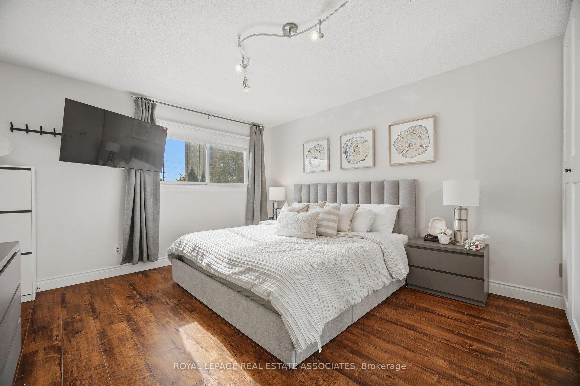 Photo 30 of 4002 Bishopstoke Lane, Mississauga, Rathwood — HOMEH