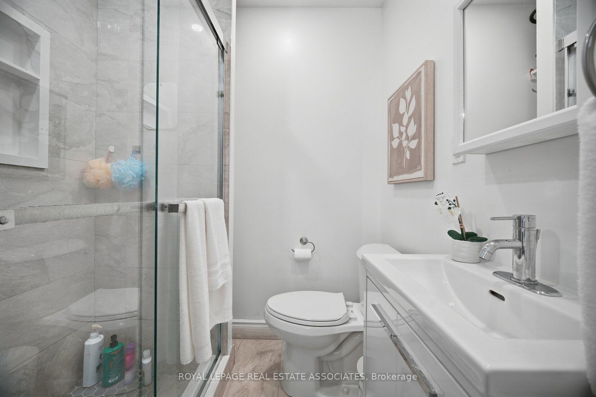 Photo 32 of 4002 Bishopstoke Lane, Mississauga, Rathwood — HOMEH