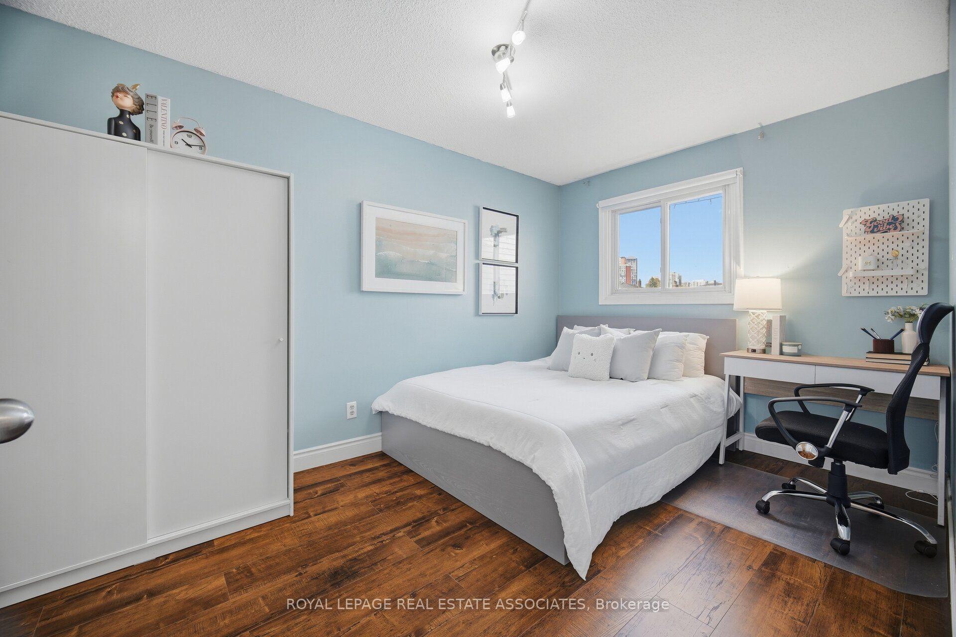 Photo 35 of 4002 Bishopstoke Lane, Mississauga, Rathwood — HOMEH