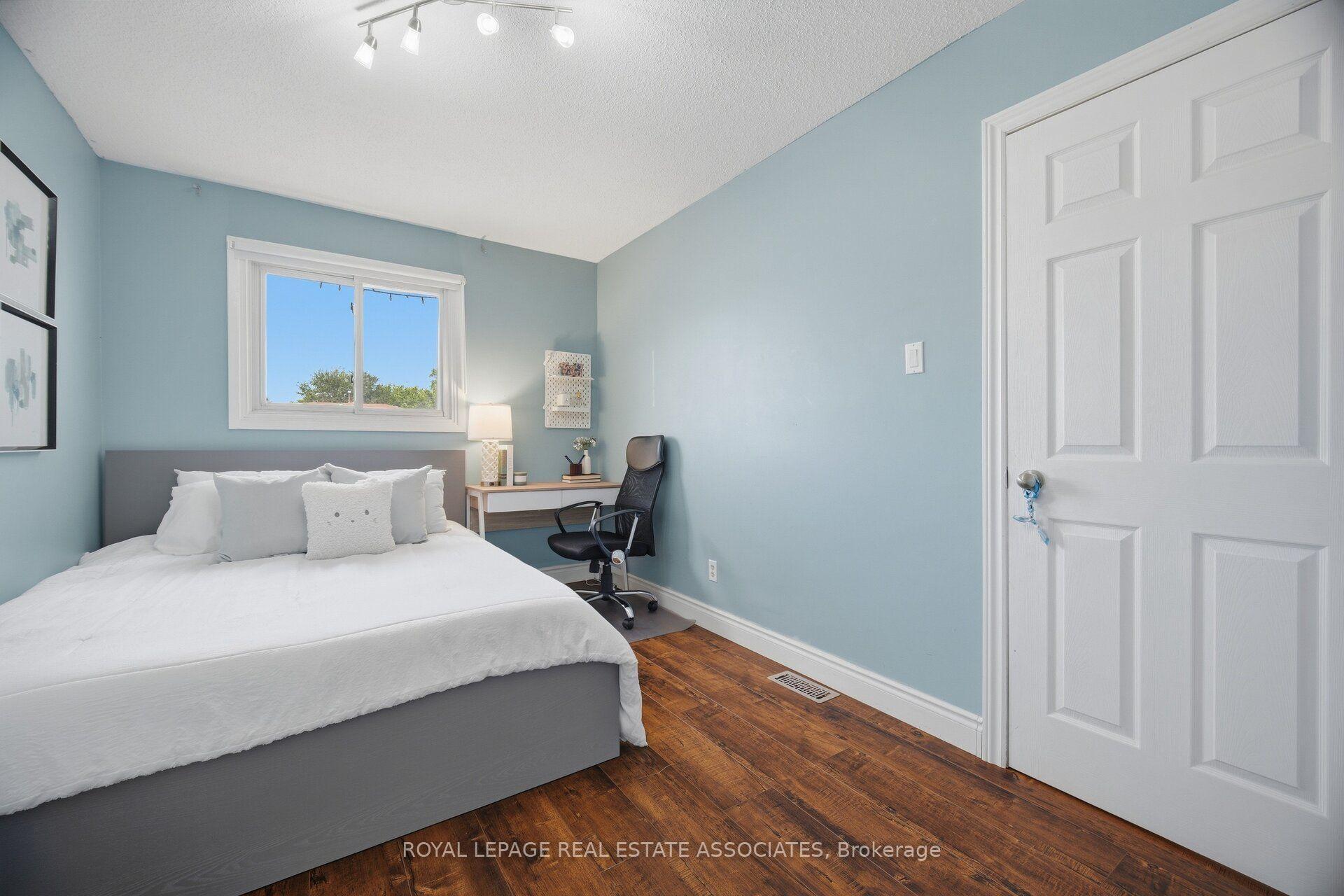 Photo 37 of 4002 Bishopstoke Lane, Mississauga, Rathwood — HOMEH