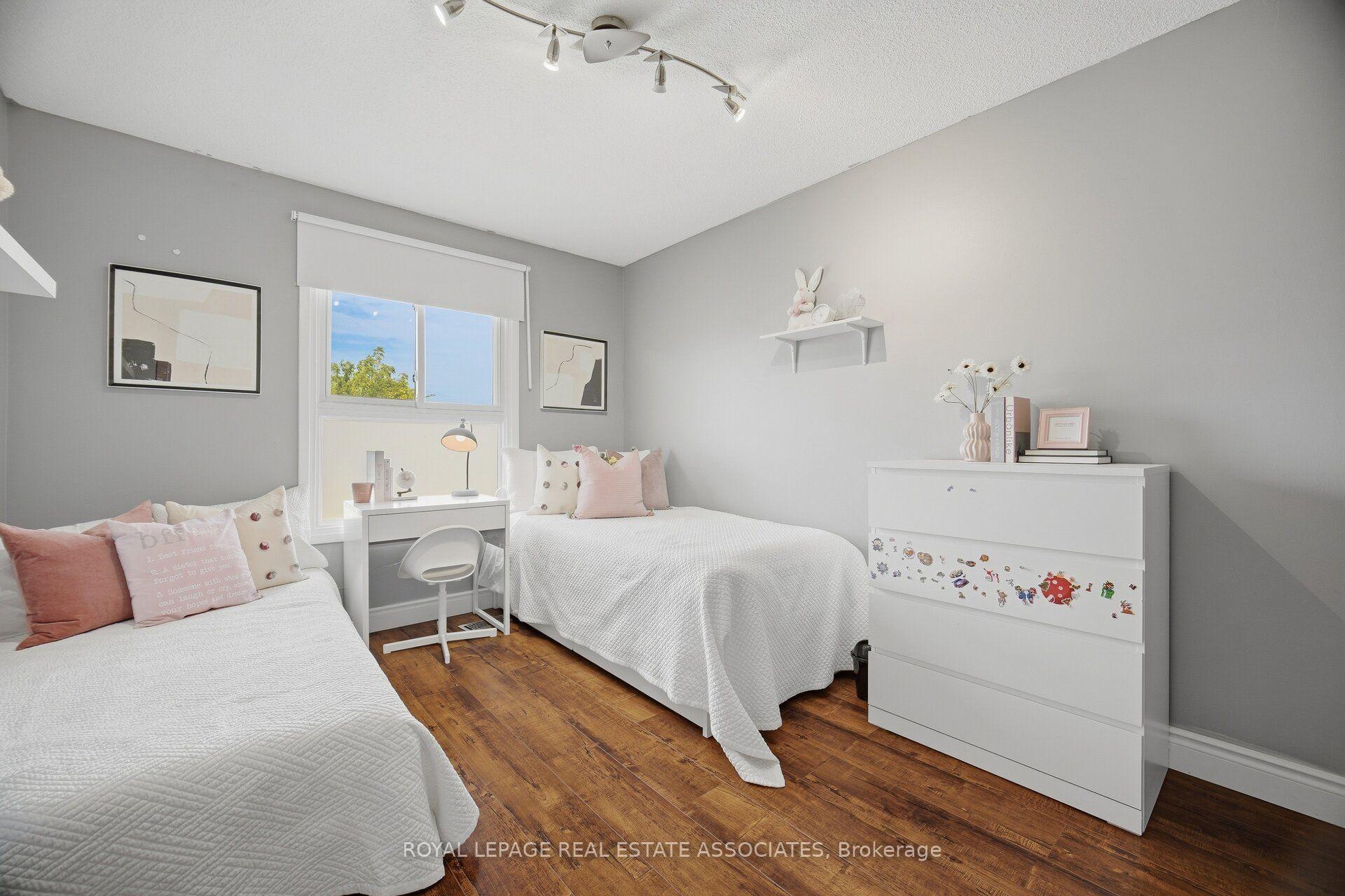 Photo 38 of 4002 Bishopstoke Lane, Mississauga, Rathwood — HOMEH