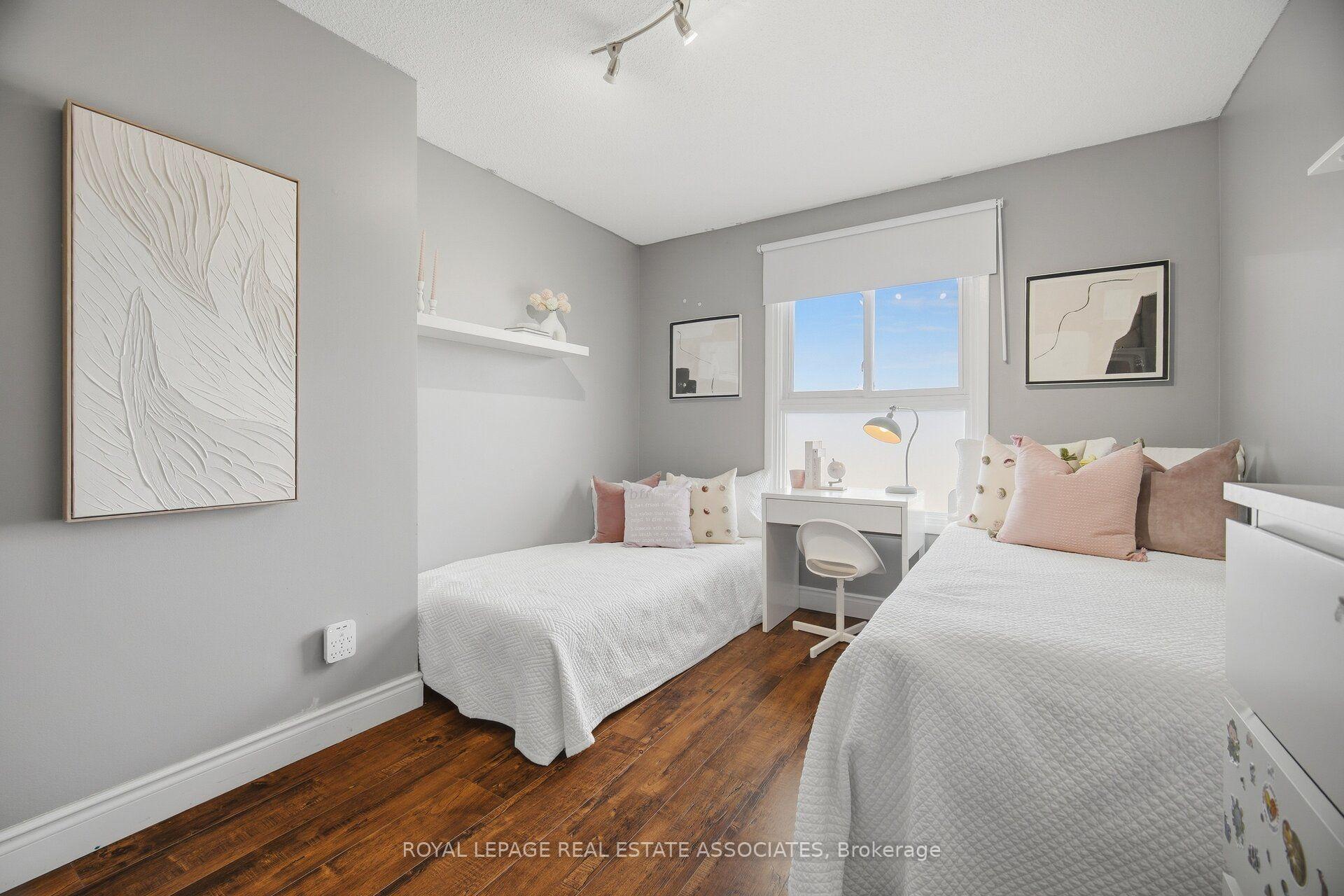 Photo 39 of 4002 Bishopstoke Lane, Mississauga, Rathwood — HOMEH