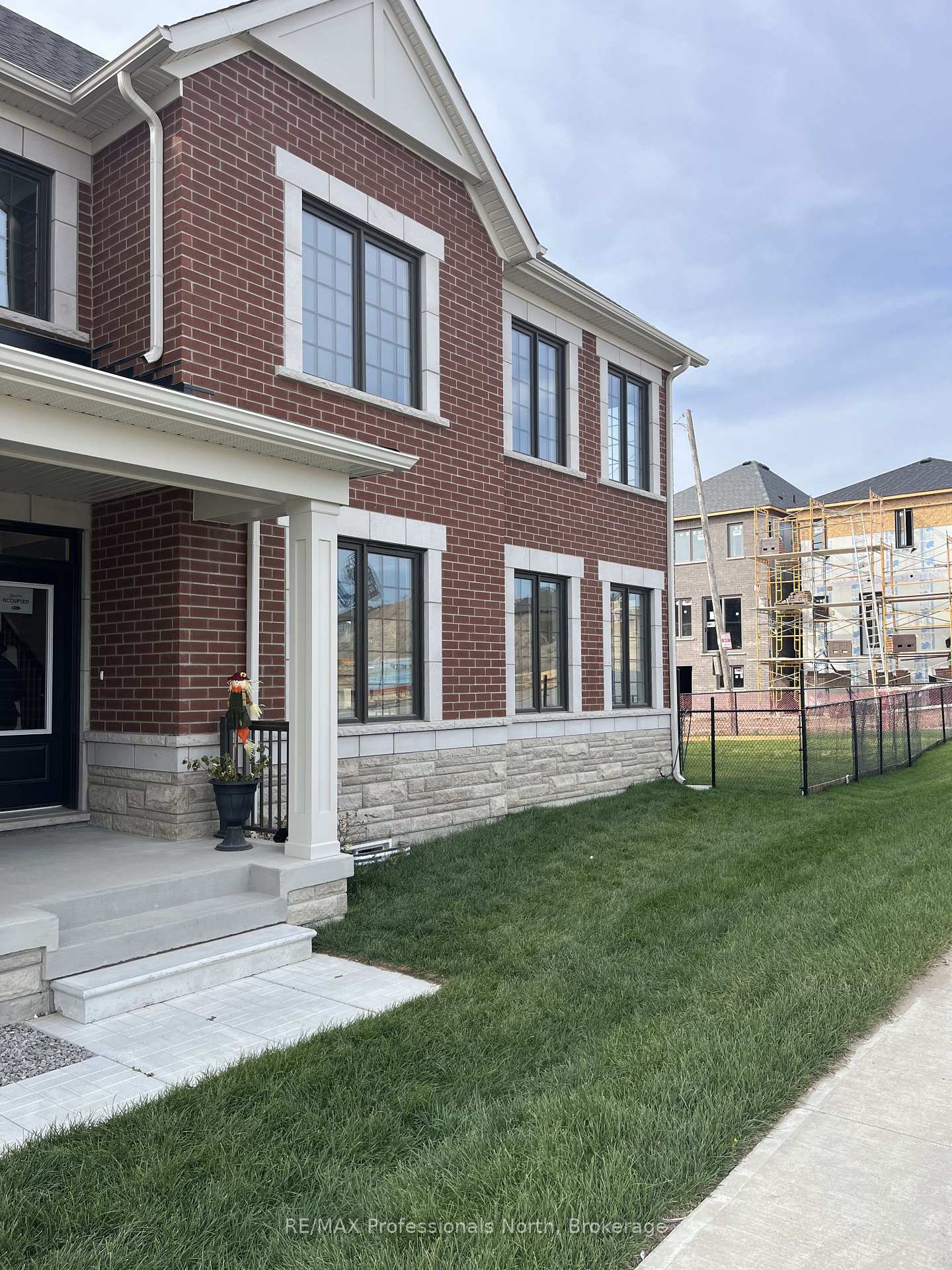Photo 37 of 62 Lower Street, Barrie, Rural Barrie Southeast — HOMEH