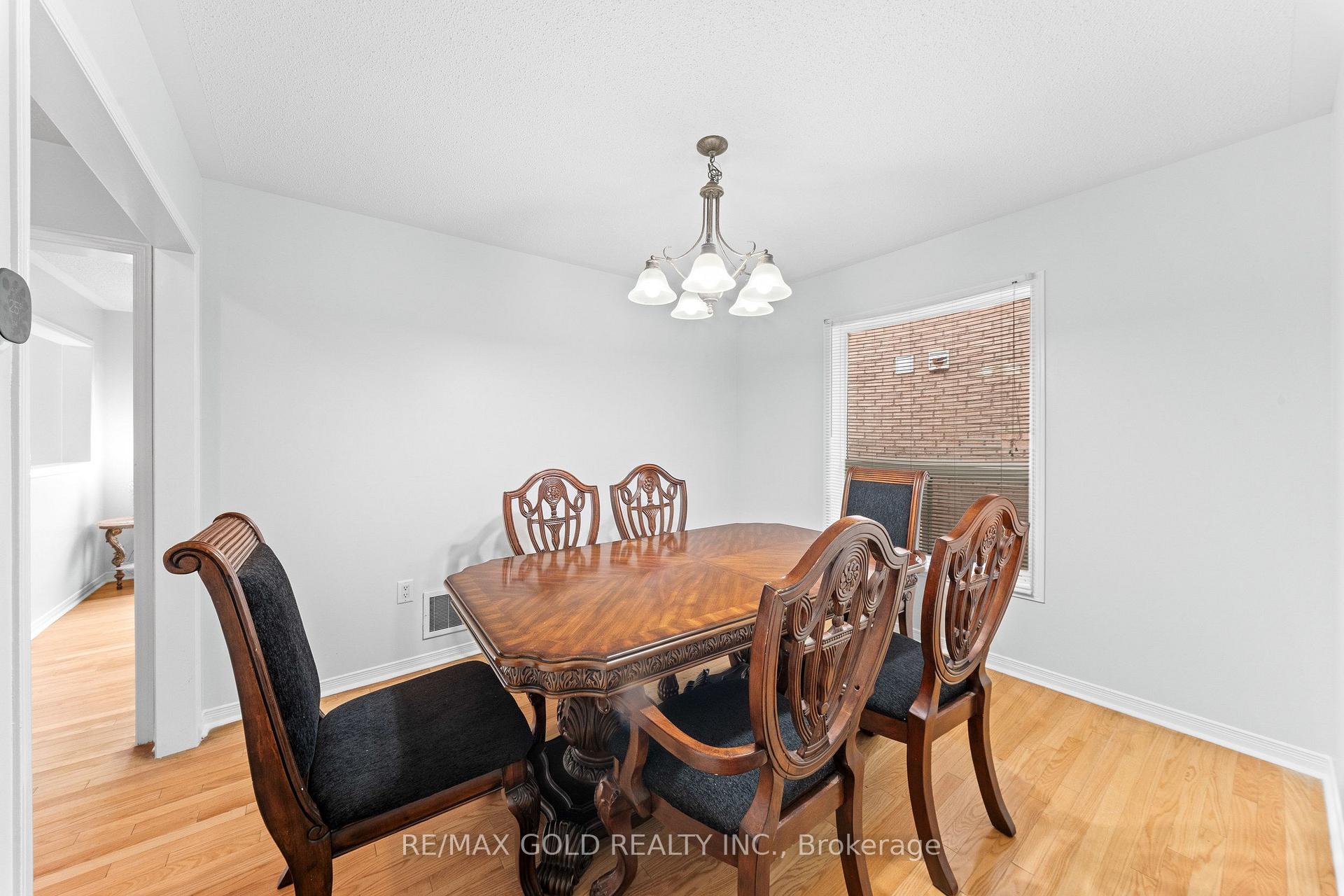 Photo 6 of 7 Frostbite Lane, Brampton, Sandringham-Wellington — HOMEH
