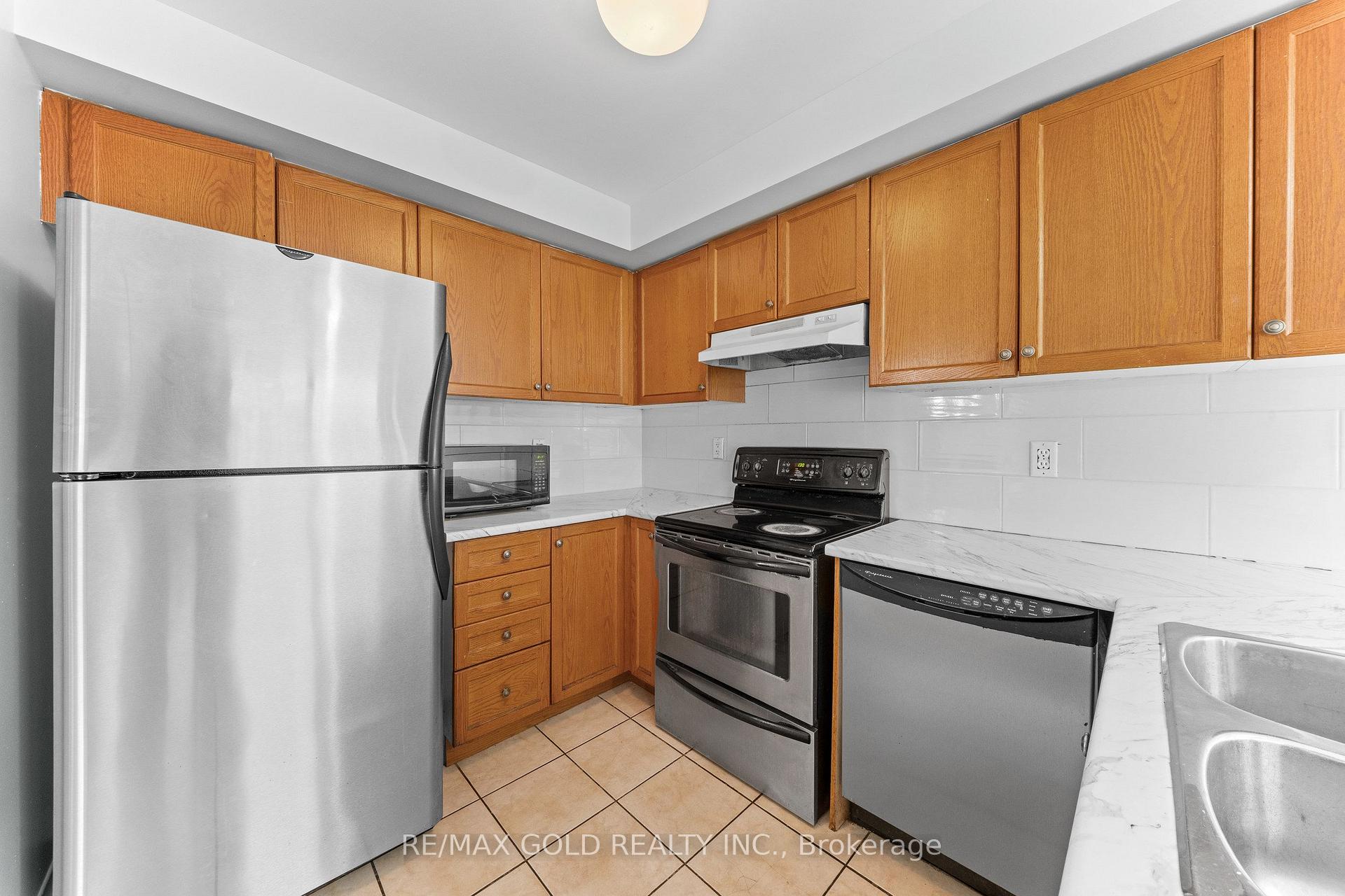 Photo 14 of 7 Frostbite Lane, Brampton, Sandringham-Wellington — HOMEH
