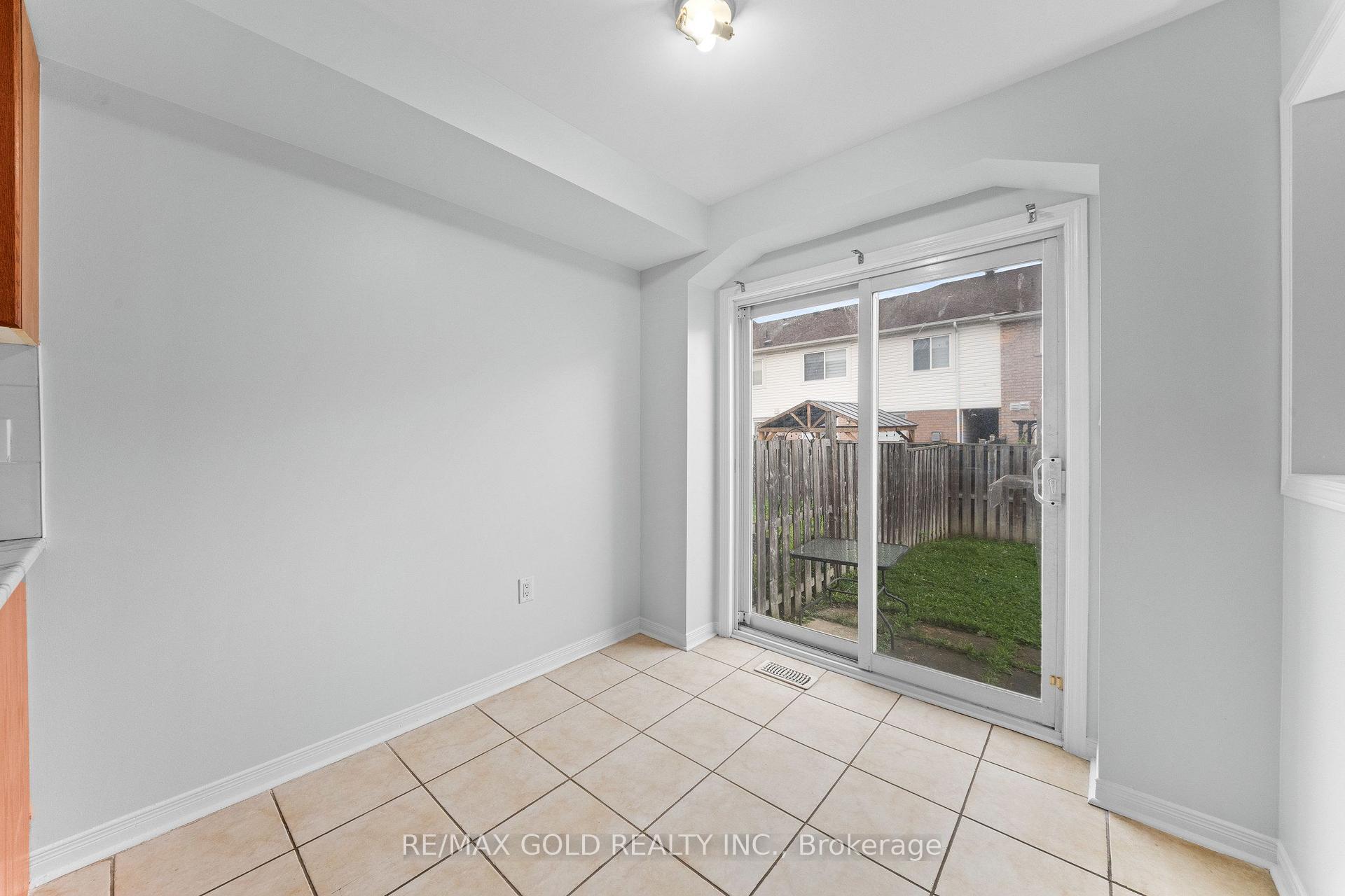 Photo 17 of 7 Frostbite Lane, Brampton, Sandringham-Wellington — HOMEH