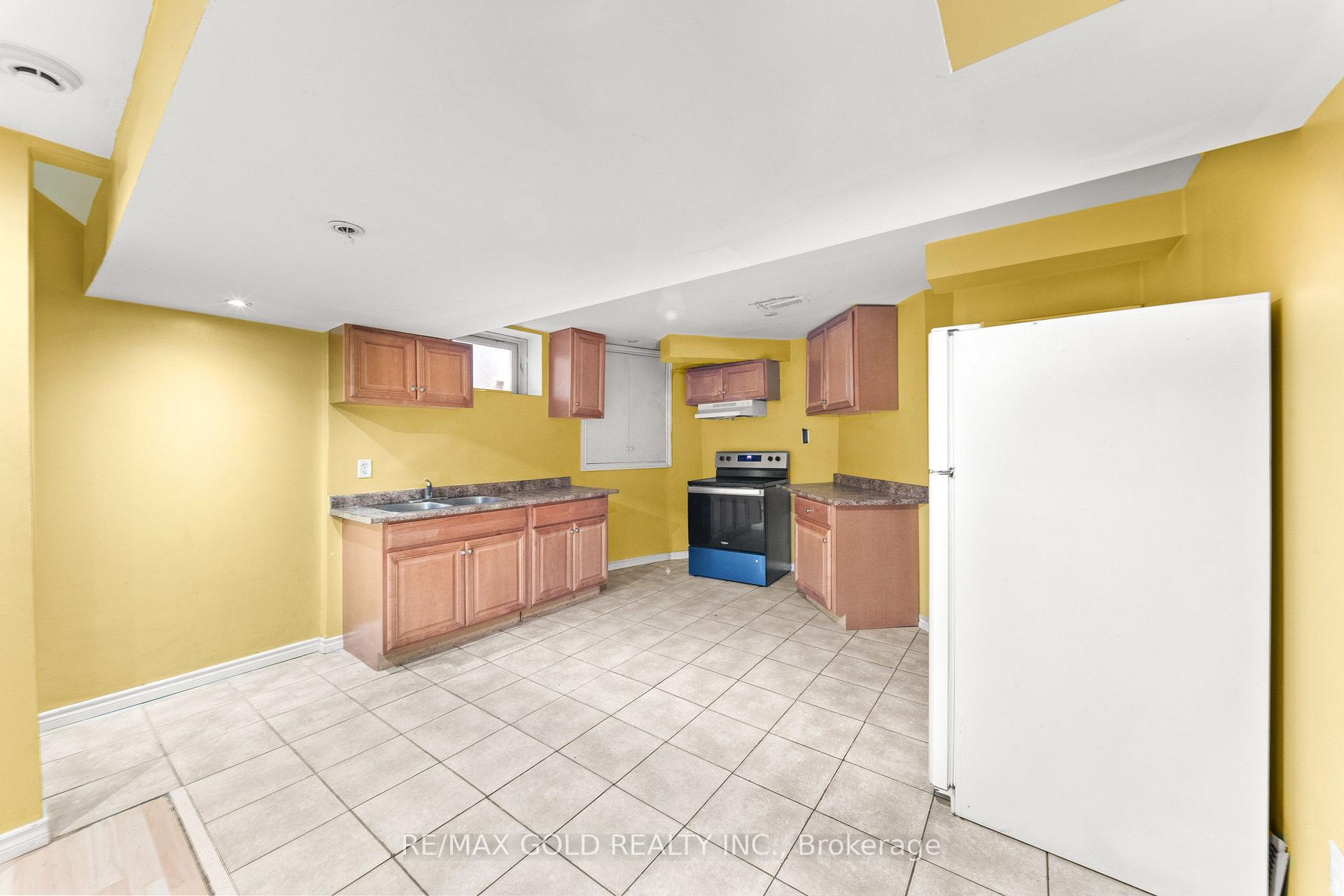 Photo 32 of 7 Frostbite Lane, Brampton, Sandringham-Wellington — HOMEH