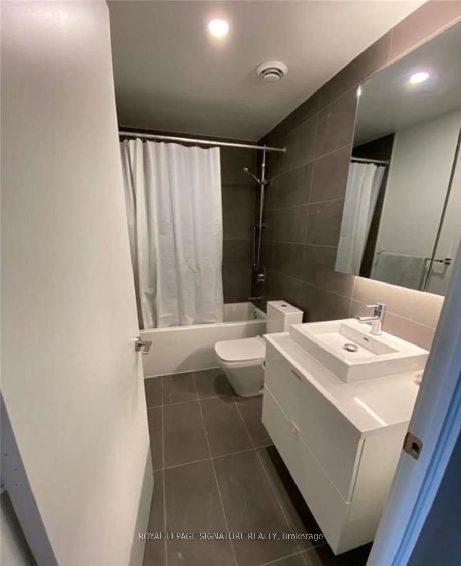 Photo 9 of Unit 806, 21 Lawren Harris Square, Toronto, Waterfront Communities — HOMEH