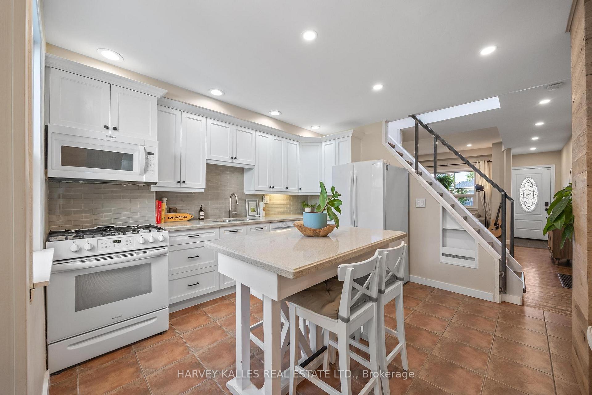 Photo 10 of 495 Roxton Road, Toronto, Palmerston-Little Italy — HOMEH