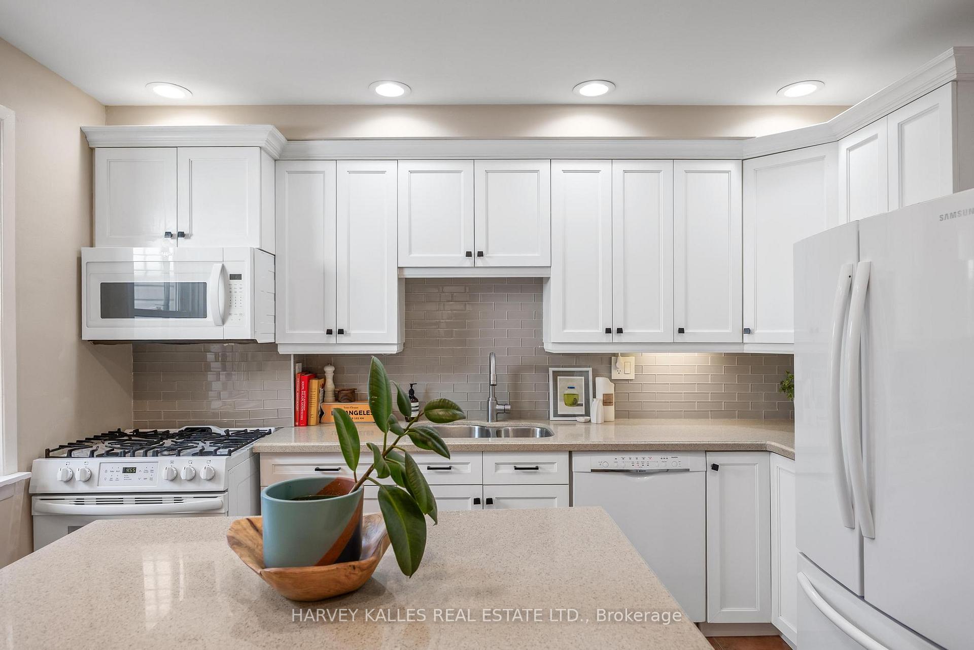 Photo 13 of 495 Roxton Road, Toronto, Palmerston-Little Italy — HOMEH