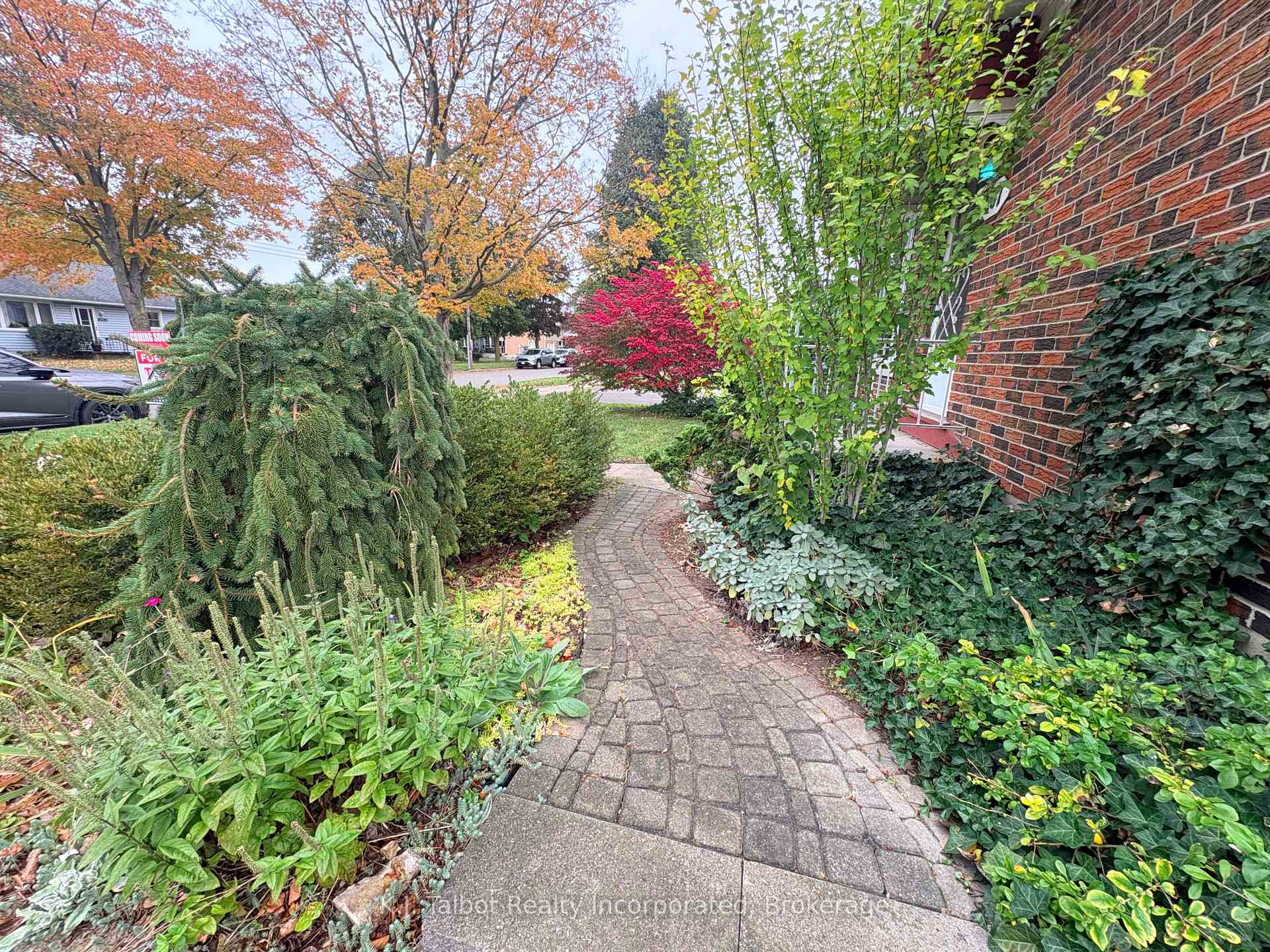 Photo 5 of 207 Cameron Street, Goderich, Goderich (Town) — HOMEH