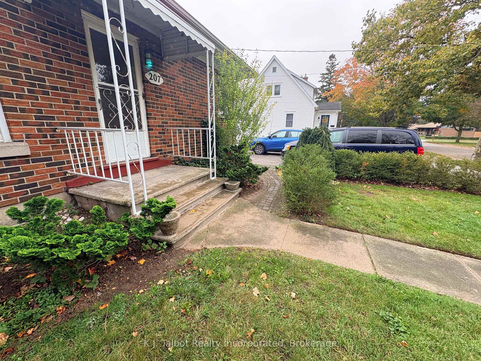 Photo 6 of 207 Cameron Street, Goderich, Goderich (Town) — HOMEH