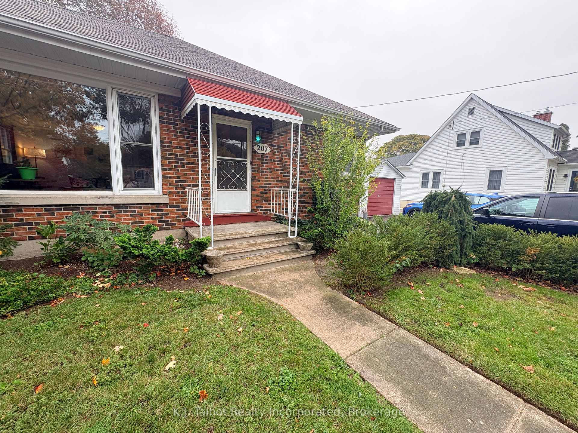 Photo 7 of 207 Cameron Street, Goderich, Goderich (Town) — HOMEH