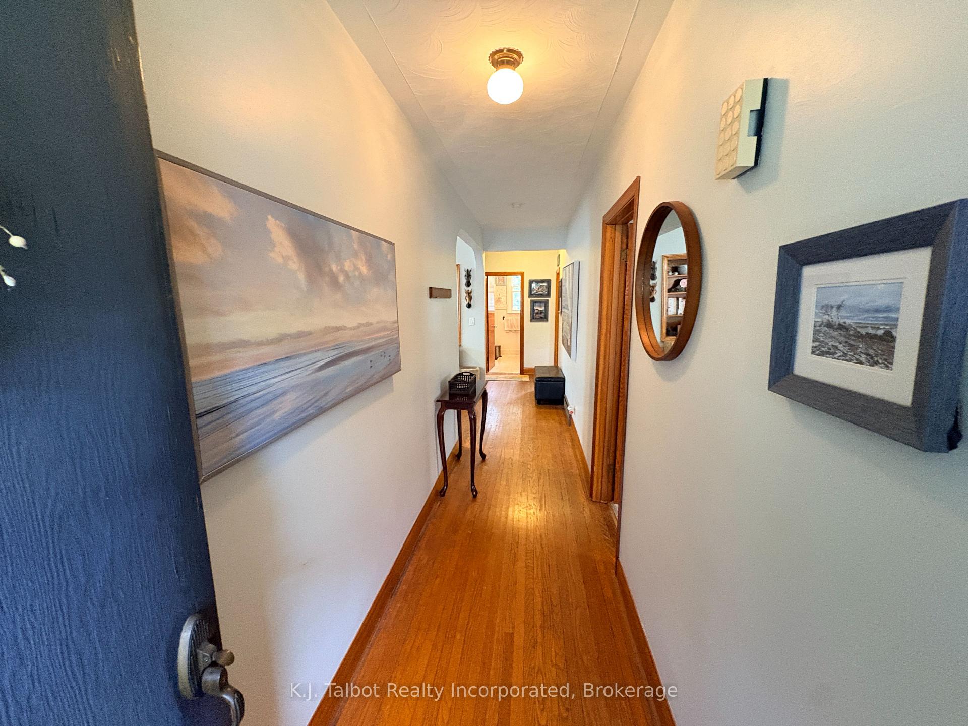 Photo 8 of 207 Cameron Street, Goderich, Goderich (Town) — HOMEH