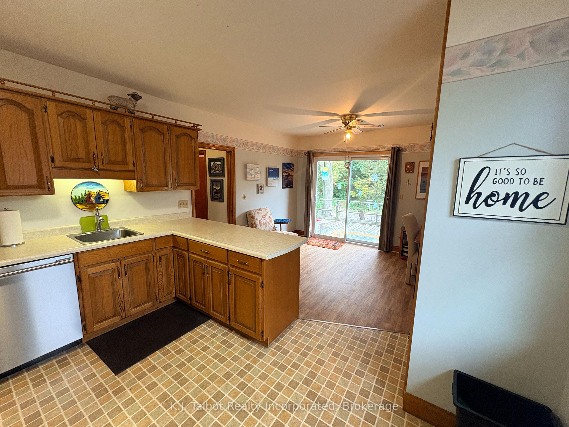 Photo 24 of 207 Cameron Street, Goderich, Goderich (Town) — HOMEH