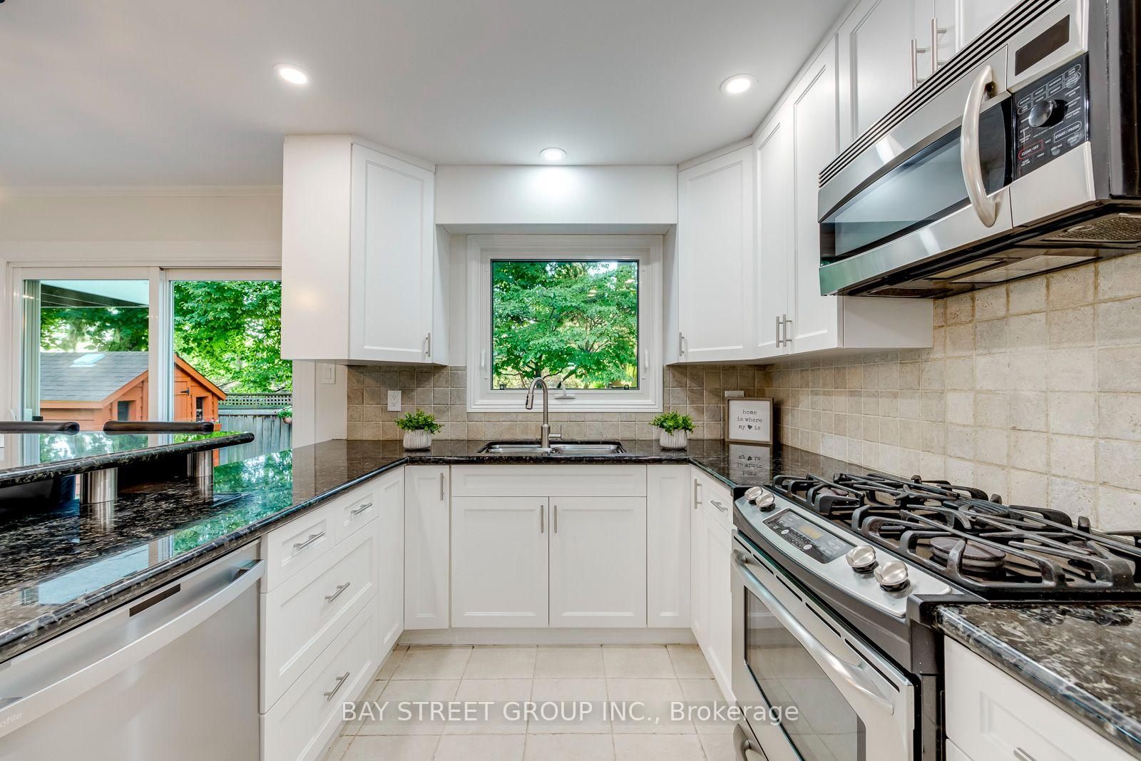 Photo 24 of 2234 Bennington Gate, Oakville, Ford — HOMEH