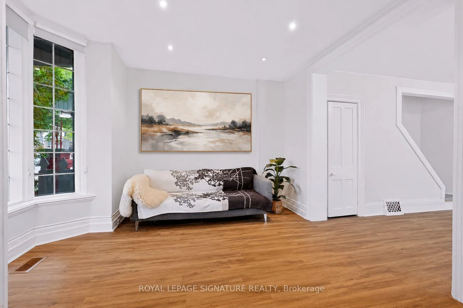 Photo 4 of 80 Tisdale Street N, Hamilton, Landsdale — HOMEH