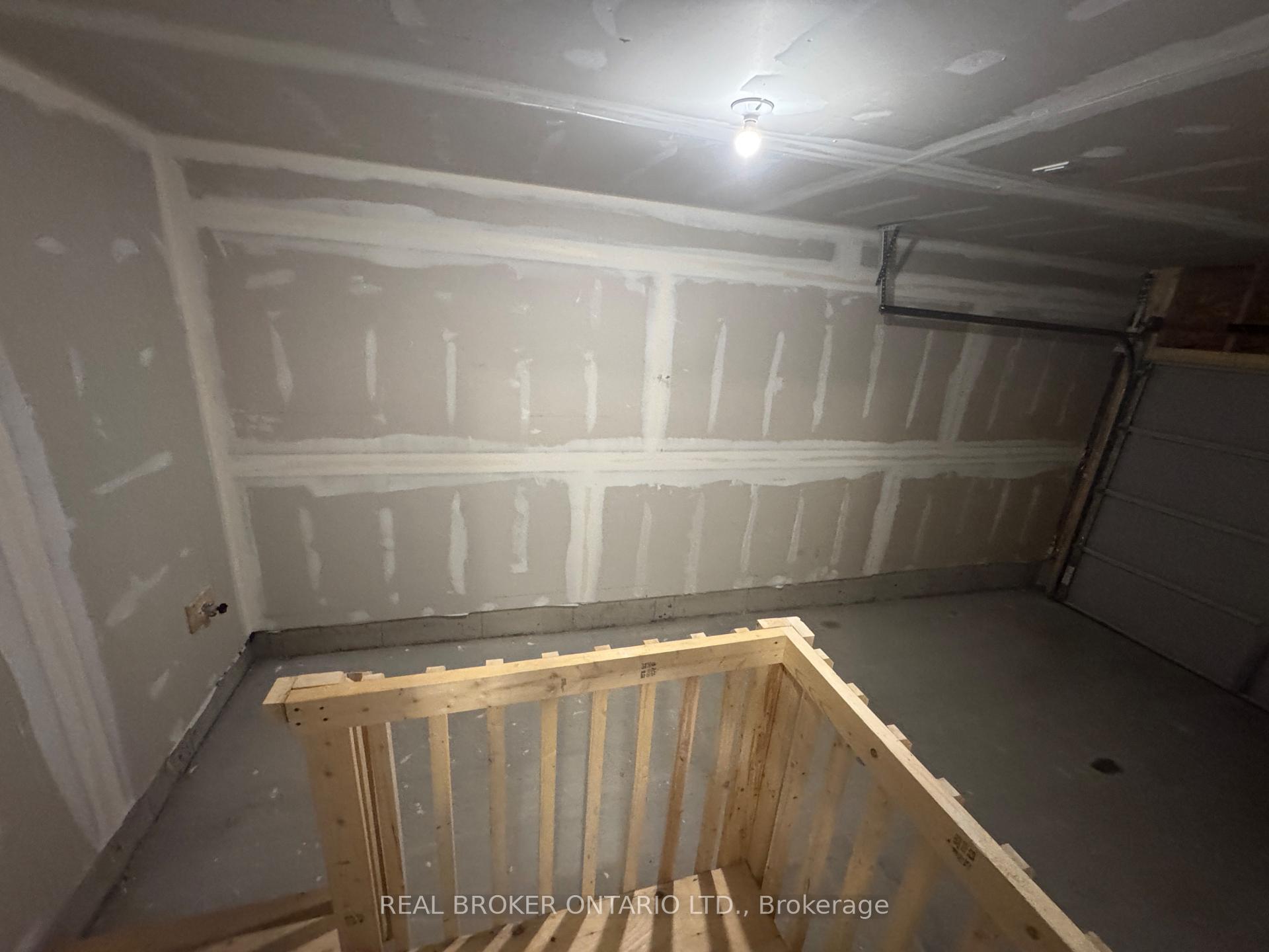 Photo 5 of 48 Staples Boulevard, Smiths Falls, Smiths Falls — HOMEH