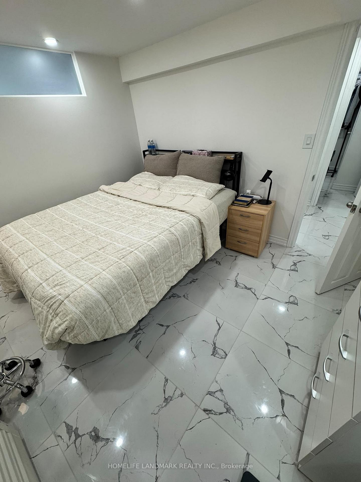 Photo 2 of Unit Basement, 18 Faye Drive, North York, Pleasant View — HOMEH