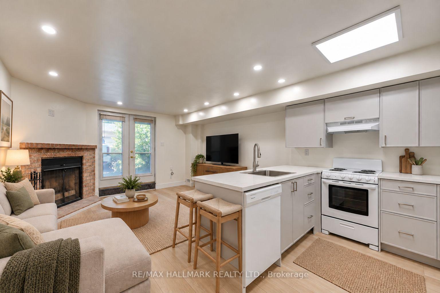 Photo of Unit Lower Unit, 8 Empire Avenue