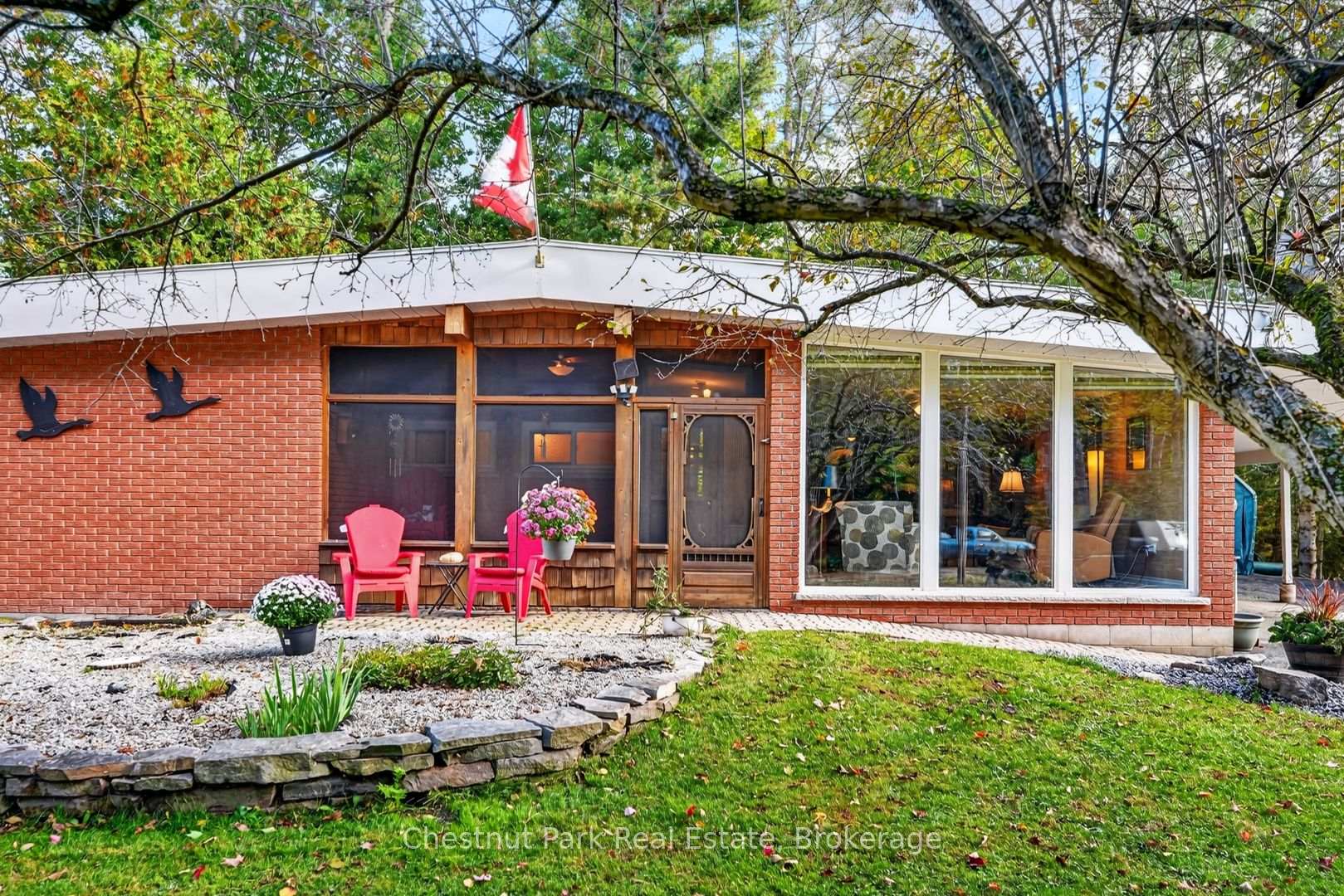 Photo 3 of 240 Knister Road, Gravenhurst, Muskoka (S) — HOMEH