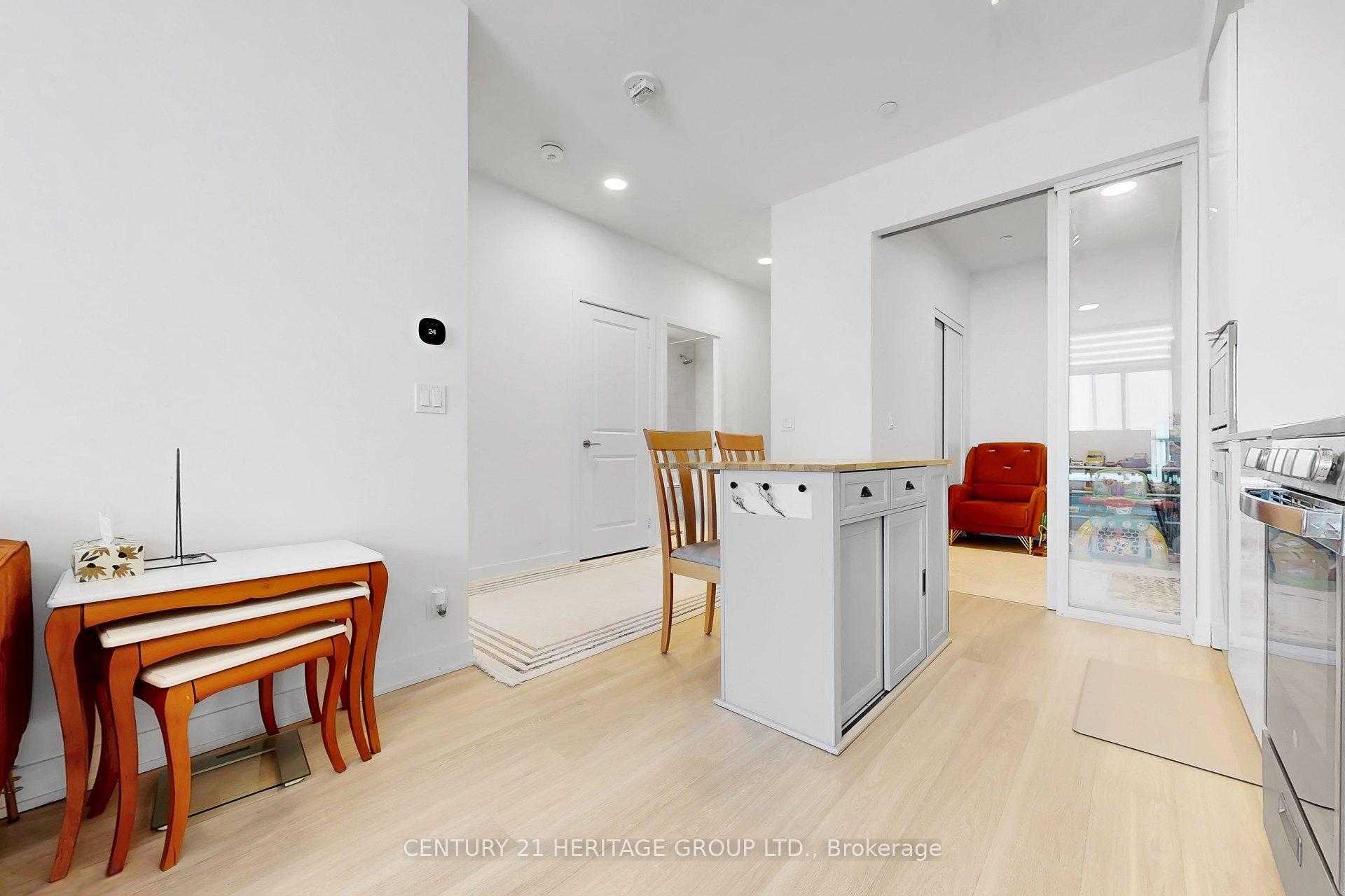 Photo 17 of Unit 3504, 30 Upper Mall Way, Vaughan, Brownridge — HOMEH
