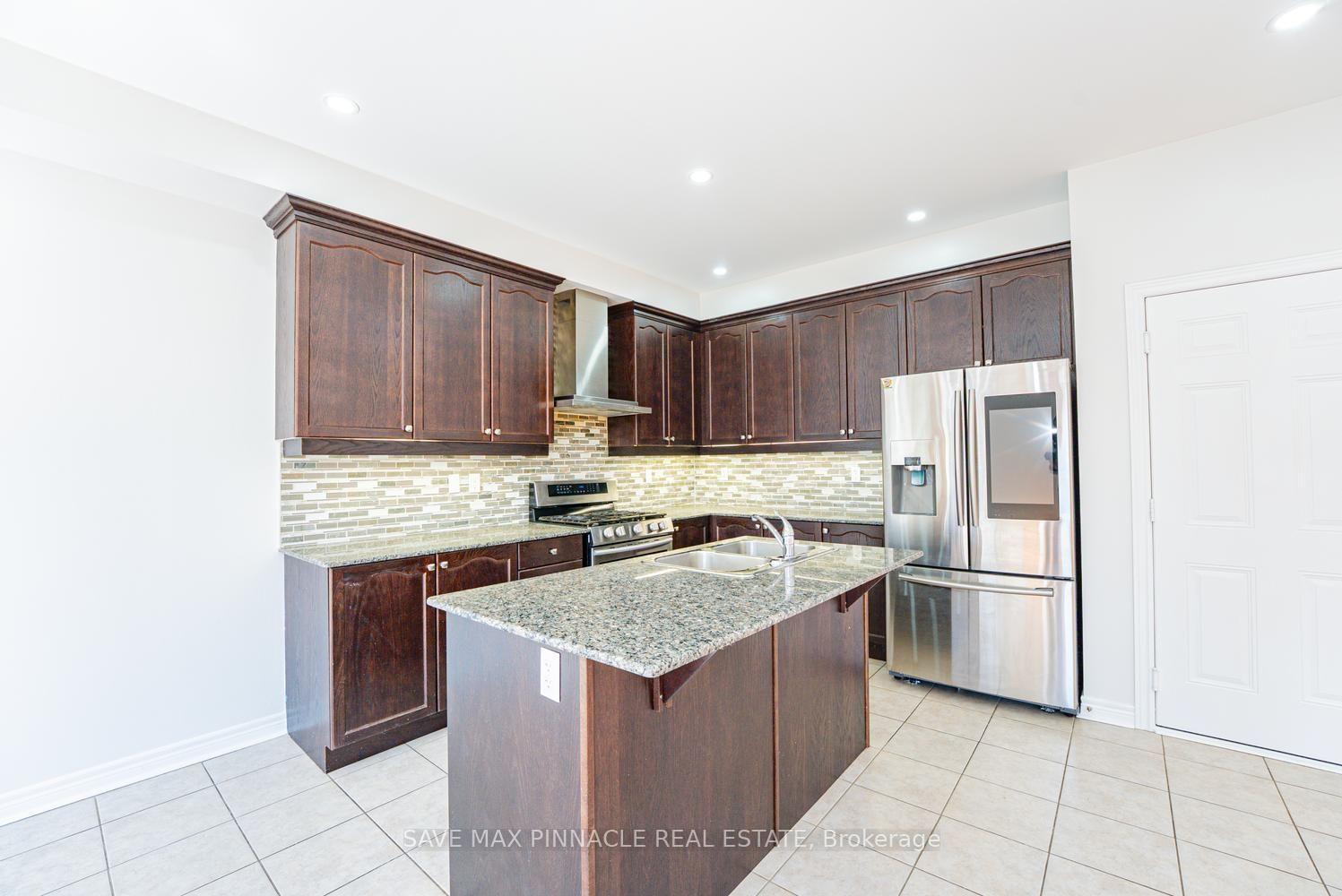 Photo 10 of 16 Baby Pointe Trail, Brampton, Northwest Brampton — HOMEH