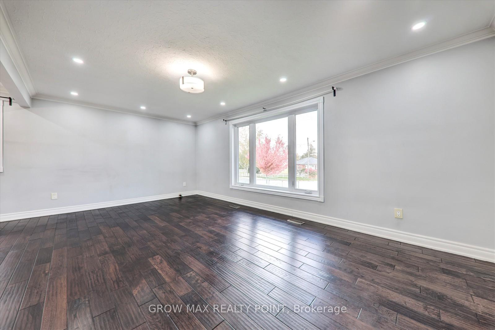 Photo 7 of Unit Upper, 184 Canlish Road E, Scarborough, Dorset Park — HOMEH