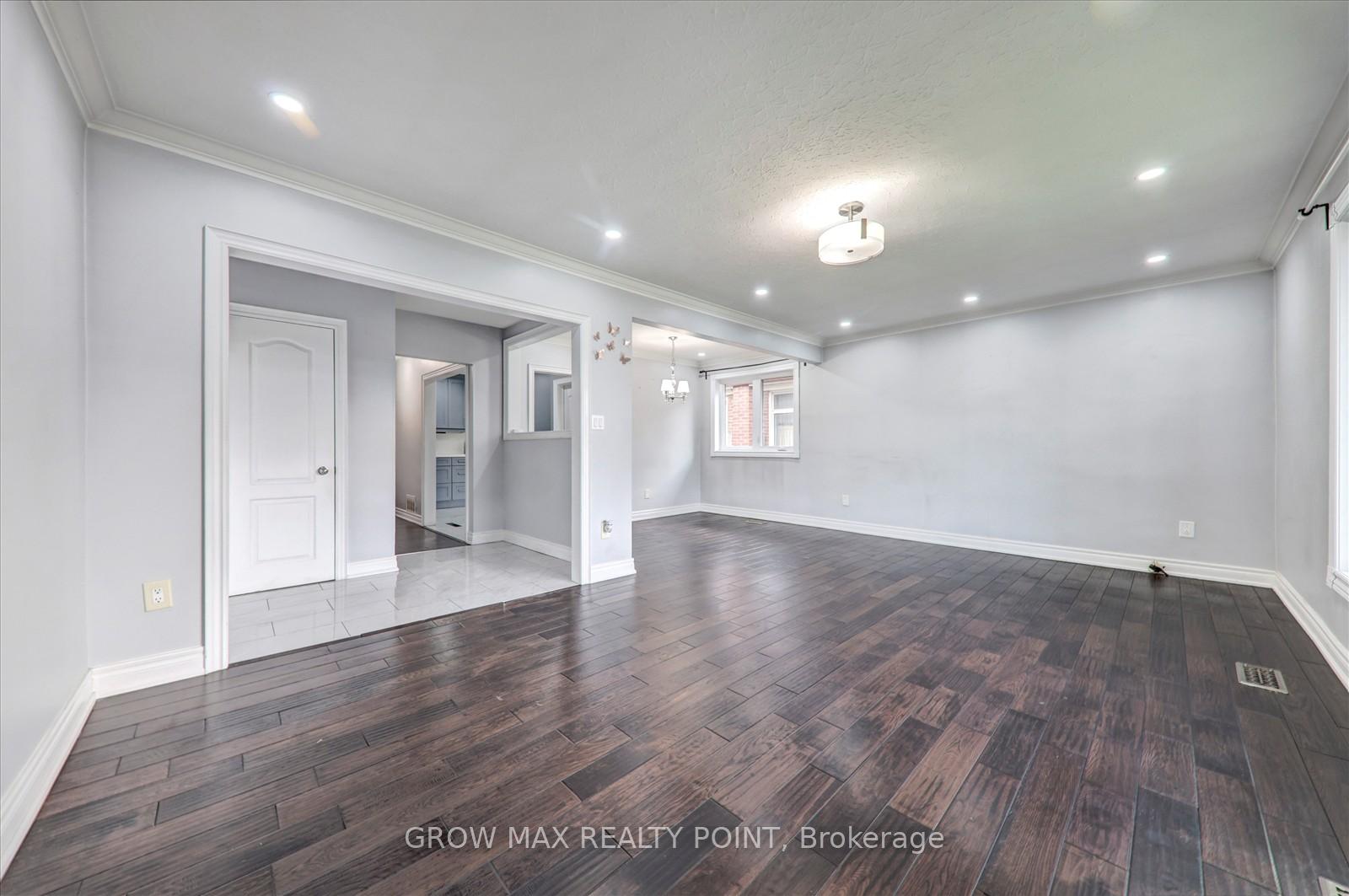 Photo 8 of Unit Upper, 184 Canlish Road E, Scarborough, Dorset Park — HOMEH