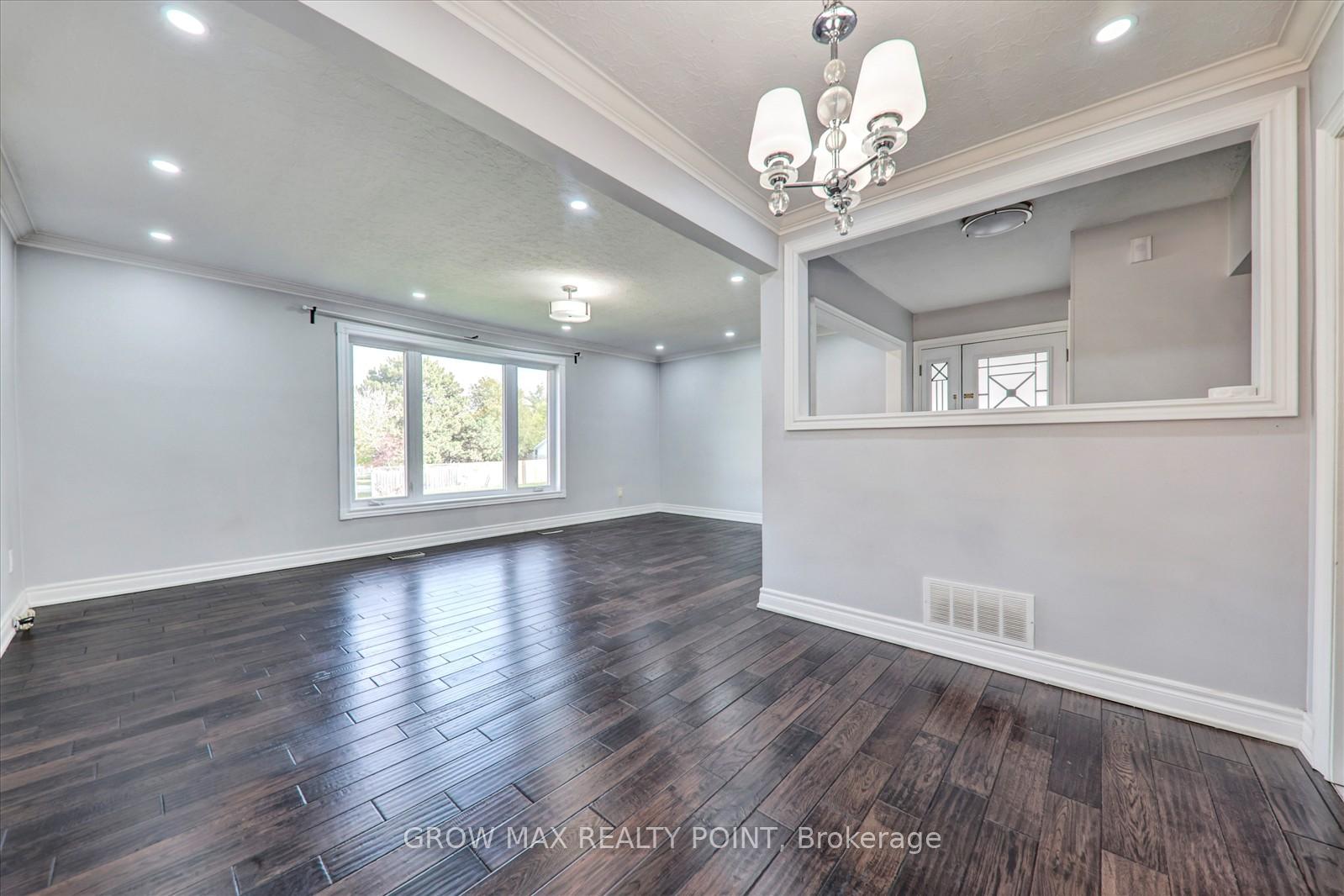 Photo 10 of Unit Upper, 184 Canlish Road E, Scarborough, Dorset Park — HOMEH