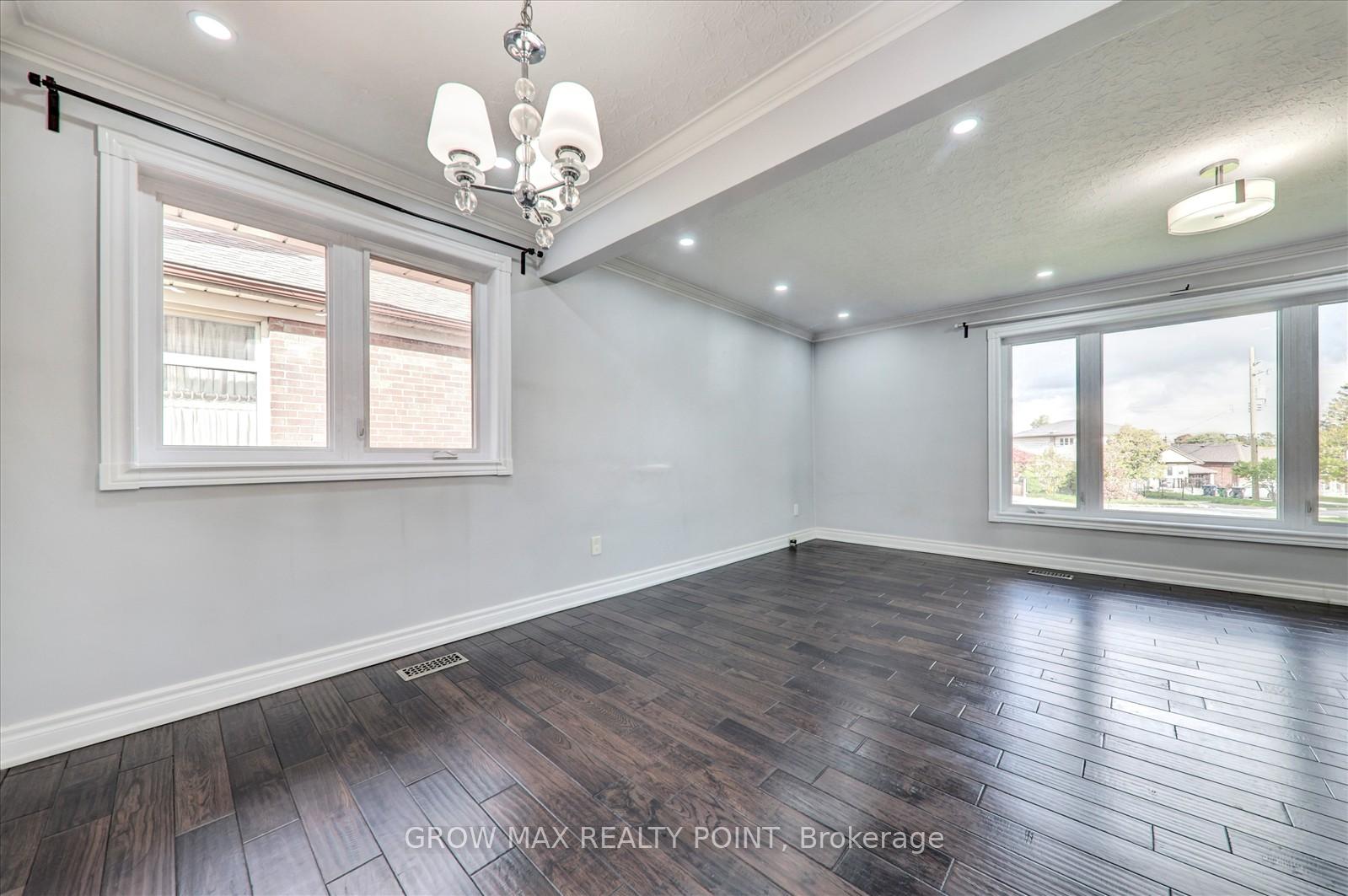 Photo 11 of Unit Upper, 184 Canlish Road E, Scarborough, Dorset Park — HOMEH