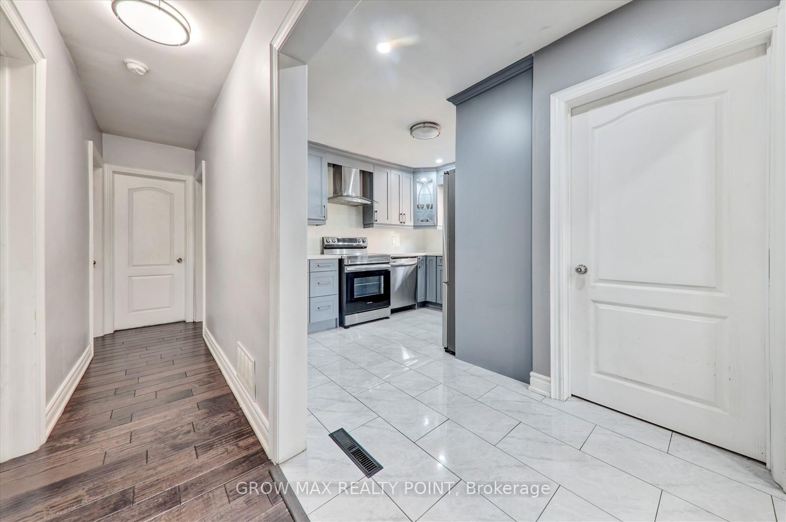 Photo 12 of Unit Upper, 184 Canlish Road E, Scarborough, Dorset Park — HOMEH