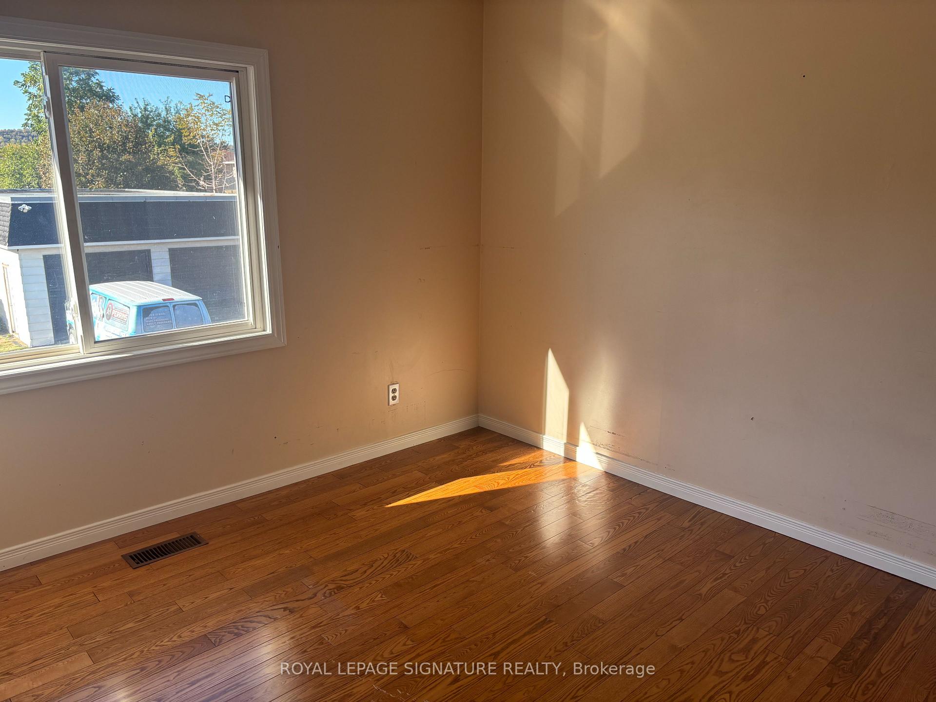 Photo 14 of Unit Upper, 232 Barton Street, Hamilton, Stoney Creek — HOMEH